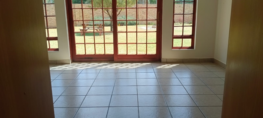 To Let 3 Bedroom Property for Rent in Flamwood North West